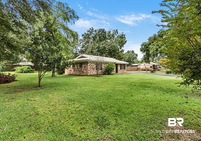 Photo 3 of Single family home for sale at 5471 Helen Dr, Theodore, AL 36582 | MLS# 410290 | Listing updated on 2026-09-24