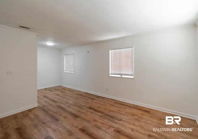 Photo 3 of Single family home for sale at 4060 Cresthaven Rd, Mobile, AL 36609 | MLS# 411144 | Listing updated on 2026-10-14