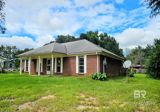 Photo 2 of Sale Pending at 507 E Broadway St, Summerdale, AL 36580 | MLS# 411721 | Listing updated on 2026-10-12