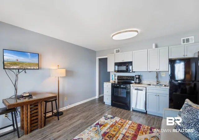 Photo 4 of Townhouse for sale at 400 Plantation Rd #3303, Gulf Shores, AL 36542 | MLS# 410674 | Listing updated on 2026-09-14