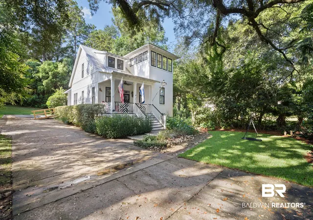 Photo 3 of Single family home for sale at 556 Johnson Ave, Fairhope, AL 36532 | MLS# 400226 | Listing updated on 2026-10-07