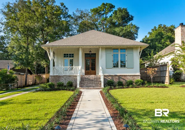 Photo 1 of Single family home for sale at 214 Tensaw Ave, Fairhope, AL 36532 | MLS# 398563 | Listing updated on 2026-10-20