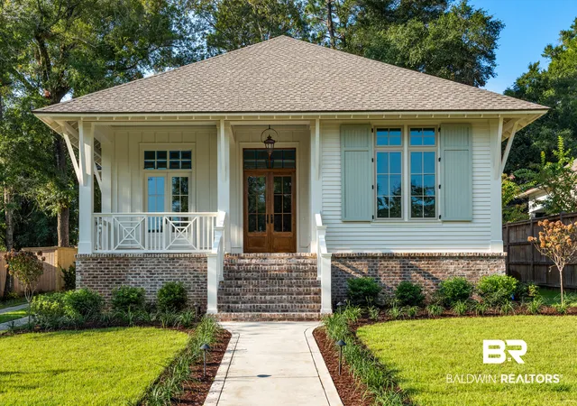 Photo 2 of Single family home for sale at 214 Tensaw Ave, Fairhope, AL 36532 | MLS# 398563 | Listing updated on 2026-10-20