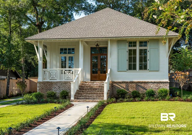 Photo 3 of Single family home for sale at 214 Tensaw Ave, Fairhope, AL 36532 | MLS# 398563 | Listing updated on 2026-10-20