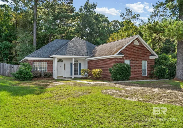 Photo 1 of Sale Pending at 28582 Canterbury Rd, Daphne, AL 36526 | MLS# 411360 | Listing updated on 2026-10-19