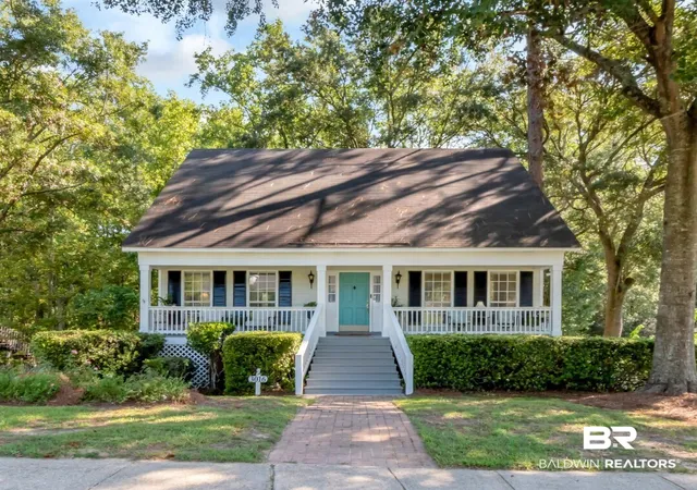 Photo 1 of Sale Pending at 3016 Lindholm Dr, Mobile, AL 36693 | MLS# 410892 | Listing updated on 2026-10-05