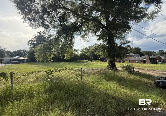 Photo 2 of Sale Pending at 31 Bernard St, Saraland, AL 36571 | MLS# 410333 | Listing updated on 2026-09-17
