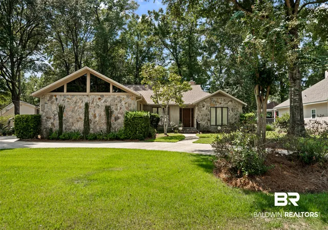 Photo 1 of Single family home for sale at 499 Ridgewood Dr, Daphne, AL 36526 | MLS# 410702 | Listing updated on 2026-09-28
