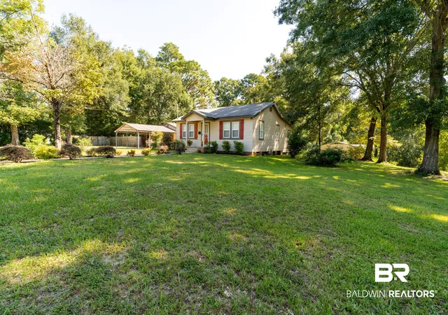 Photo 2 of Sale Pending at 202 Forest St, Chickasaw, AL 36611 | MLS# 411143 | Listing updated on 2026-10-05