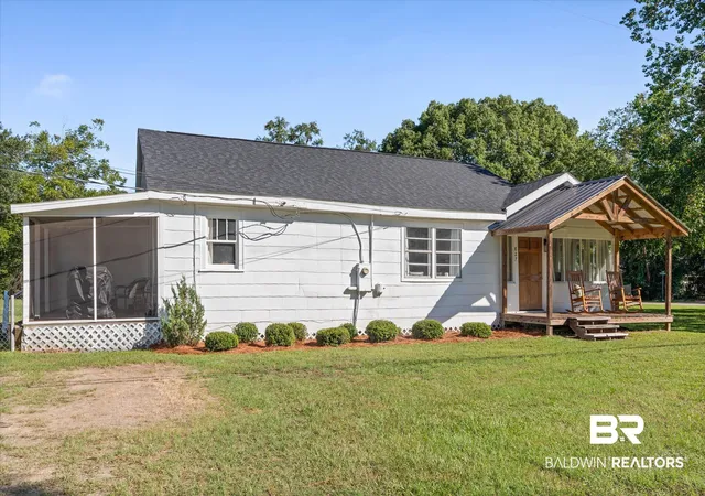 Photo 1 of Single family home for sale at 827 Cleveland Rd, Saraland, AL 36571 | MLS# 409998 | Listing updated on 2026-09-04