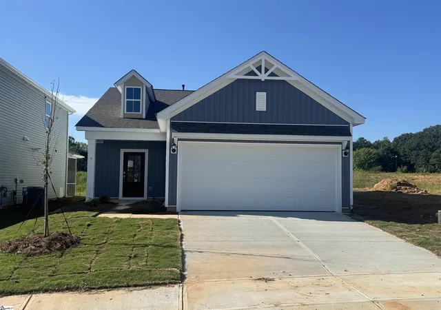 Photo 1 of Single family home for sale at 7 Golden Aster Dr, Simpsonville, SC 29681 | MLS# 1602745 | Listing updated on 2026-09-11