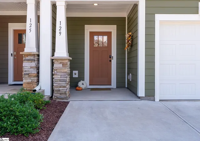 Photo 4 of Townhouse for sale at 129 Shager Pl, Travelers Rest, SC 29690 | MLS# 1602862 | Listing updated on 2026-09-11