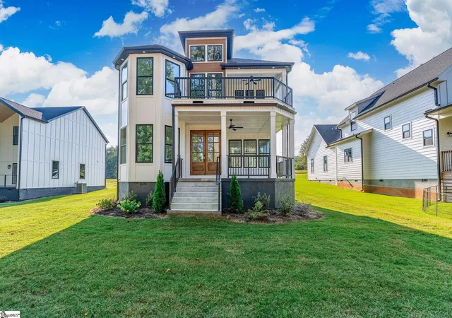 Photo 1 of Single family home for sale at 323 Hunts Brg Rd, Greenville, SC 29617 | MLS# 1604165 | Listing updated on 2026-10-07
