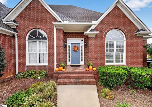 Photo 2 of Single family home for sale at 122 Brighton Cir, Easley, SC 29642 | MLS# 1606444 | Listing updated on 2026-10-14