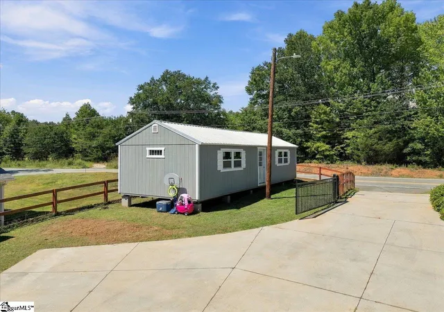 Photo 33 of Single family home for sale at 354 Old Rutherford Rd, Taylors, SC 29687 | MLS# 1603677 | Listing updated on 2026-09-12
