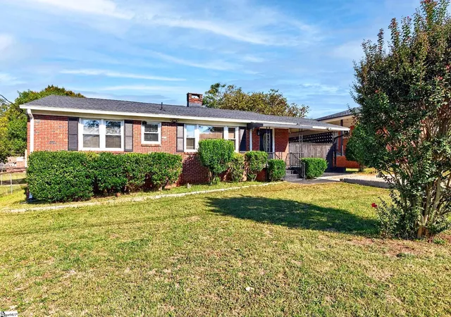 Photo 2 of Single family home for sale at 24 Maudie St, Greenville, SC 29605 | MLS# 1605785 | Listing updated on 2026-10-05