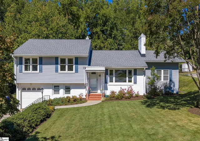 Photo 1 of Single family home for sale at 30 Primrose Ln, Greenville, SC 29607 | MLS# 1606513 | Listing updated on 2026-10-18