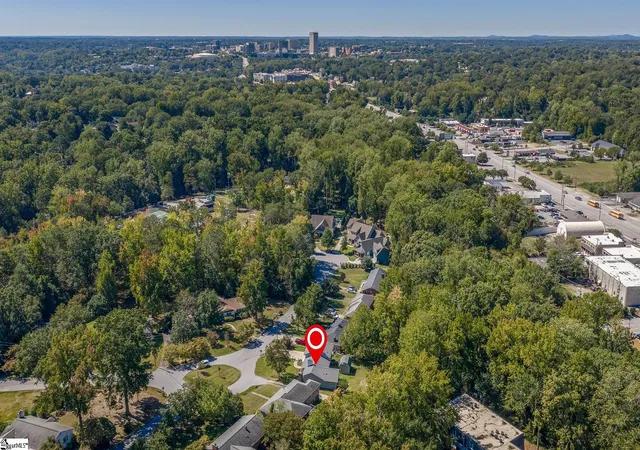Photo 3 of Single family home for sale at 30 Primrose Ln, Greenville, SC 29607 | MLS# 1606513 | Listing updated on 2026-10-18