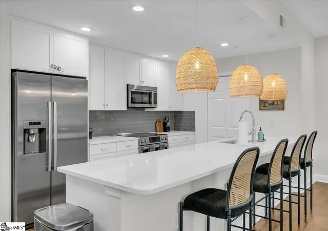 Photo 2 of Condo for sale at 10 E Washington St #Unit 2J, Greenville, SC 29601 | MLS# 1605469 | Listing updated on 2026-10-23