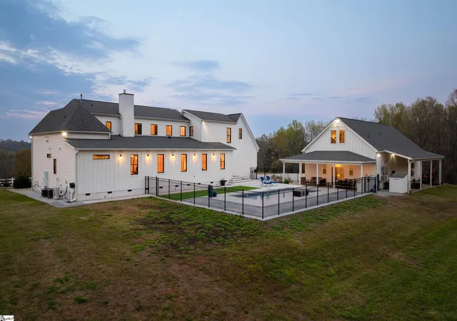 Photo 3 of Single family home for sale at 331 Bakerville Rd, Easley, SC 29642 | MLS# 1598407 | Listing updated on 2026-10-24