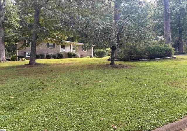 Photo 2 of Single family home for sale at 100 Laconia Dr, Travelers Rest, SC 29690 | MLS# 1602783 | Listing updated on 2026-09-07