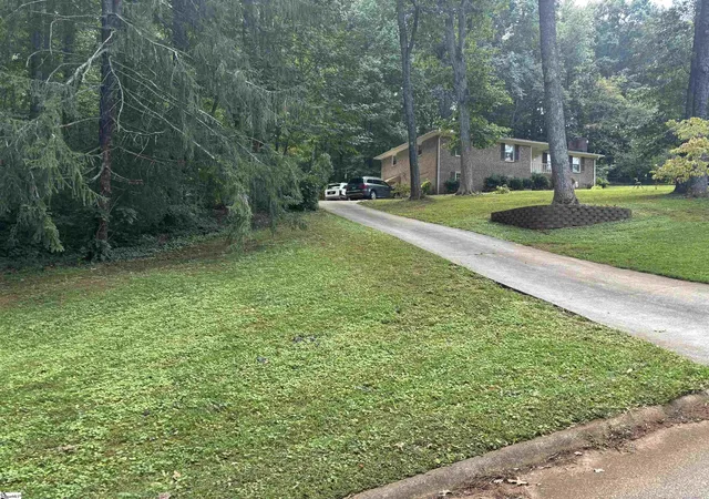Photo 2 of Single family home for sale at 100 Laconia Dr, Travelers Rest, SC 29690 | MLS# 1602783 | Listing updated on 2026-09-07