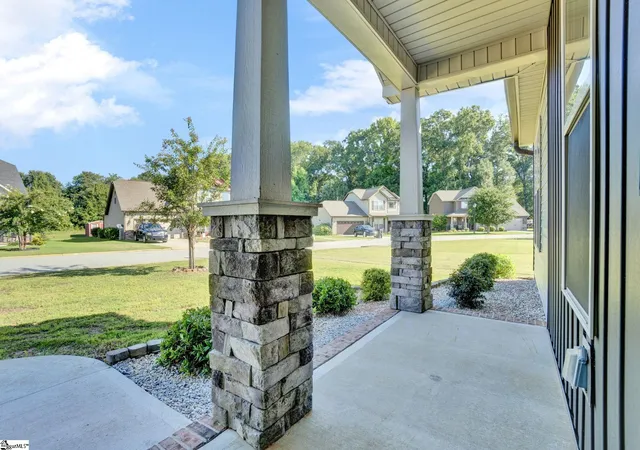 Photo 3 of Single family home for sale at 155 Norfolk Cir, Anderson, SC 29625 | MLS# 1604160 | Listing updated on 2026-09-23