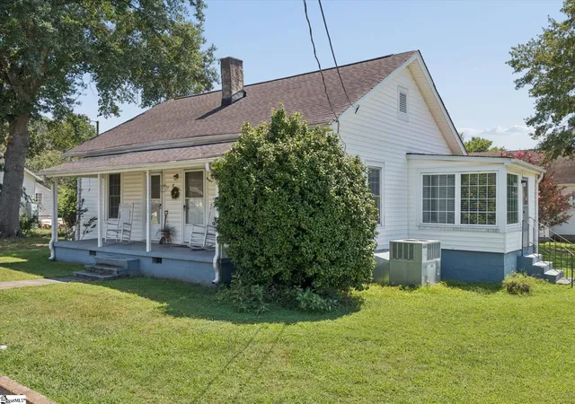 Photo 1 of Single family home for sale at 7 22nd Street, Greer, SC 29651 | MLS# 1602587 | Listing updated on 2026-09-04