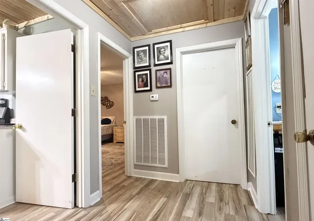 Photo 4 of Single family home for sale at 9772 Old 72 Hwy, Mountville, SC 29370 | MLS# 1604094 | Listing updated on 2026-09-17
