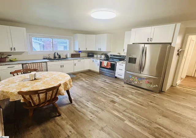 Photo 4 of Single family home for sale at 104 Hodgens Dr, Travelers Rest, SC 29690 | MLS# 1604515 | Listing updated on 2026-09-25