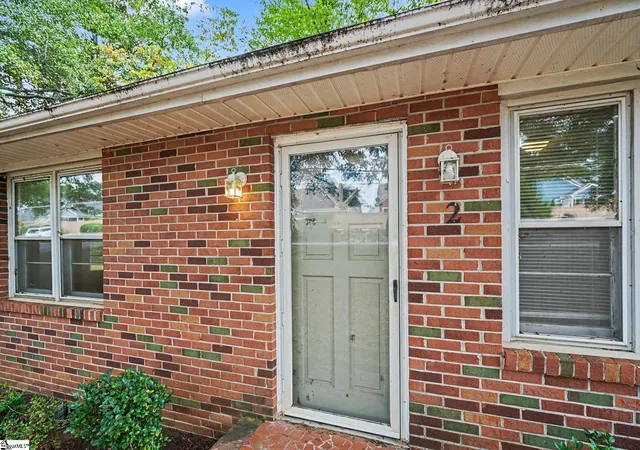 Photo 2 of Single family home for sale at 2 Ayersdale Dr, Taylors, SC 29687 | MLS# 1604092 | Listing updated on 2026-10-22