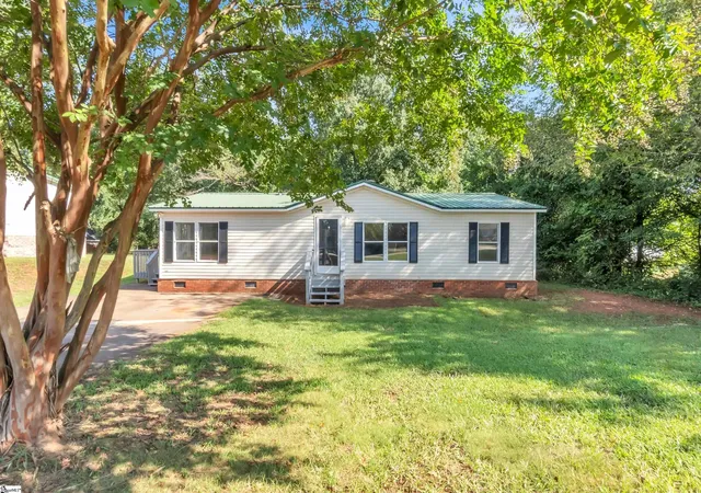 Photo 1 of Manufactured home for sale at 4 Current Dr, Greenville, SC 29611 | MLS# 1602622 | Listing updated on 2026-09-26