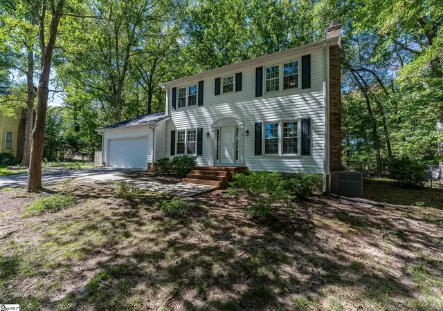 Photo 3 of Sale Pending at 112 Manassas Dr, Simpsonville, SC 29681 | MLS# 1605438 | Listing updated on 2026-10-13