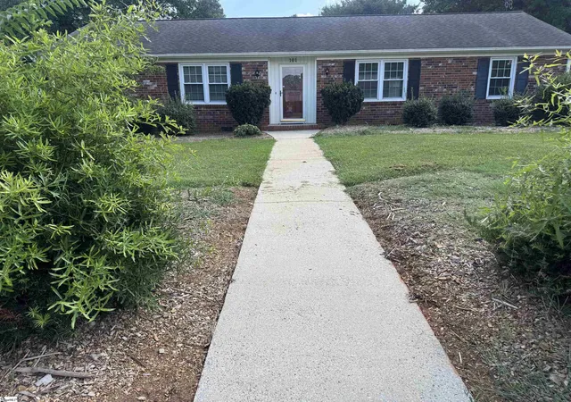 Photo 3 of Single family home for sale at 101 Leeward Ter, Greer, SC 29650 | MLS# 1602416 | Listing updated on 2026-09-15