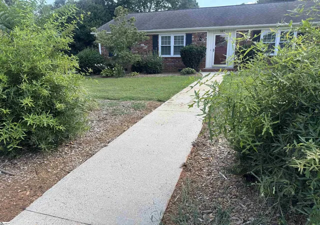 Photo 3 of Single family home for sale at 101 Leeward Ter, Greer, SC 29650 | MLS# 1602416 | Listing updated on 2026-09-15