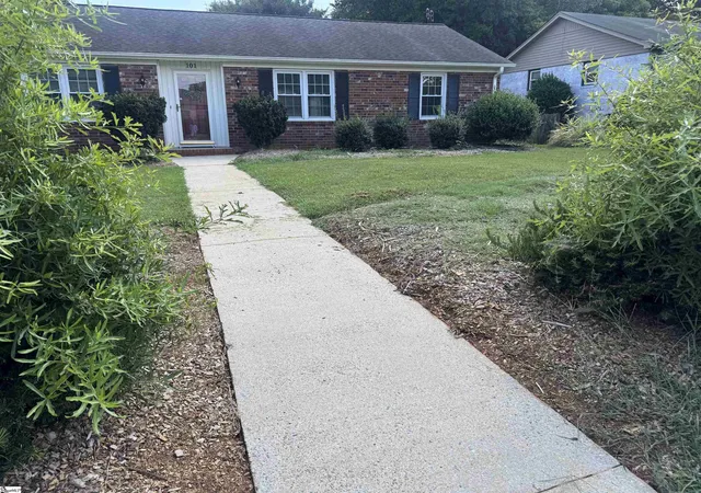 Photo 4 of Single family home for sale at 101 Leeward Ter, Greer, SC 29650 | MLS# 1602416 | Listing updated on 2026-09-15