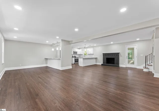 Photo 3 of Single family home for sale at 201 Rosemary Ln, Greenville, SC 29615 | MLS# 1603107 | Listing updated on 2026-10-15