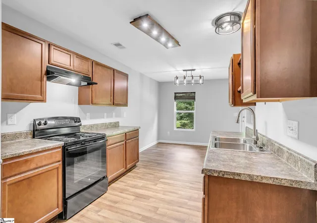Photo 4 of Single family home for sale at 256 Cotton Crk Way, Spartanburg, SC 29302 | MLS# 1604648 | Listing updated on 2026-10-17