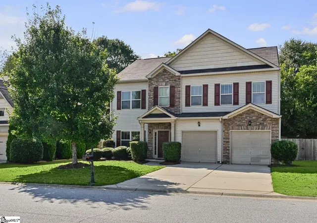 Photo 1 of Single family home for sale at 300 Sabin Ct, Simpsonville, SC 29681 | MLS# 1604632 | Listing updated on 2026-10-23