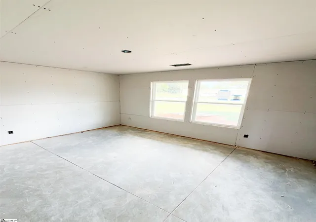 Photo 4 of Single family home for sale at 295 Henderson Rd, Gray Court, SC 29645 | MLS# 1596012 | Listing updated on 2026-09-28