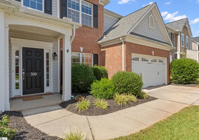 Photo 3 of Single family home for sale at 300 Roanoke Way, Greenville, SC 29607 | MLS# 1605597 | Listing updated on 2026-10-05