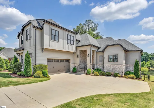 Photo 1 of Single family home for sale at 201 Chestnut Pond Ln, Simpsonville, SC 29681 | MLS# 1603299 | Listing updated on 2026-09-09