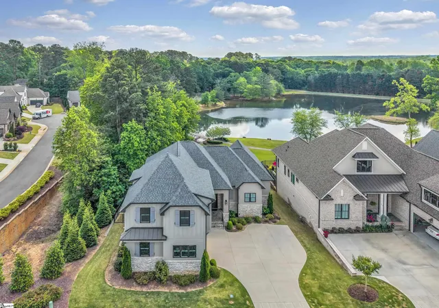 Photo 2 of Single family home for sale at 201 Chestnut Pond Ln, Simpsonville, SC 29681 | MLS# 1603299 | Listing updated on 2026-09-09
