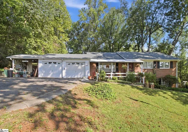 Photo 1 of Single family home for sale at 308 Alta Vista Cir, Travelers Rest, SC 29690 | MLS# 1604192 | Listing updated on 2026-10-27