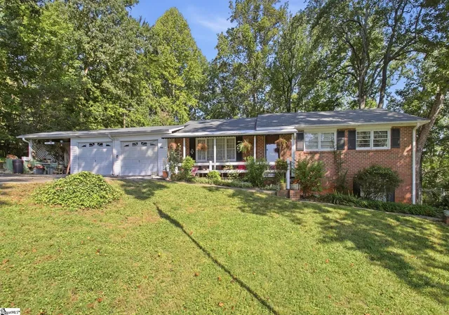 Photo 2 of Single family home for sale at 308 Alta Vista Cir, Travelers Rest, SC 29690 | MLS# 1604192 | Listing updated on 2026-10-27