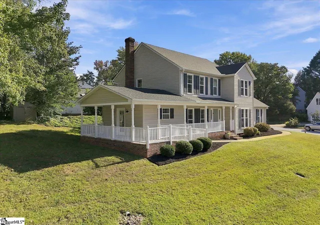 Photo 3 of Single family home for sale at 1 Wieuca Ct, Greenville, SC 29609 | MLS# 1606186 | Listing updated on 2026-10-22