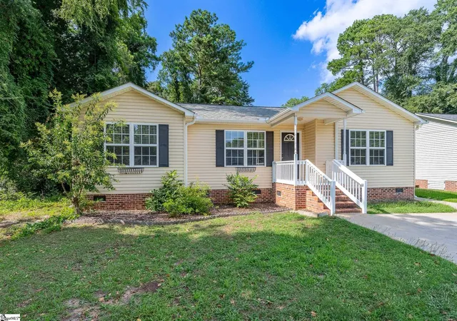 Photo 1 of Single family home for sale at 513 E Orr St, Anderson, SC 29621 | MLS# 1605322 | Listing updated on 2026-09-30