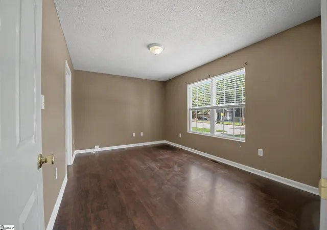 Photo 3 of Single family home for sale at 513 E Orr St, Anderson, SC 29621 | MLS# 1605322 | Listing updated on 2026-09-30