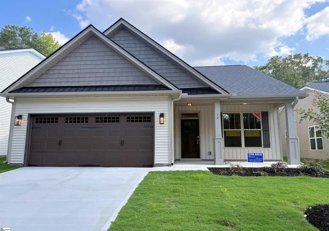 Photo 1 of Single family home for sale at 12 Deer Wy, Greenville, SC 29617 | MLS# 1585753 | Listing updated on 2026-09-01