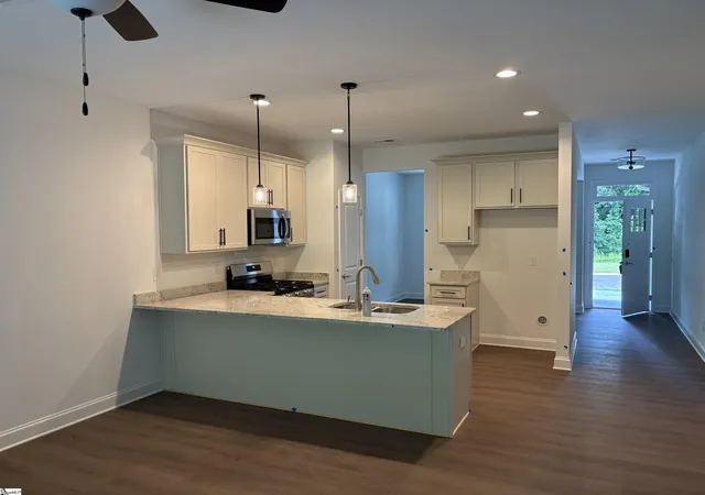 Photo 3 of Single family home for sale at 12 Deer Wy, Greenville, SC 29617 | MLS# 1585753 | Listing updated on 2026-09-01